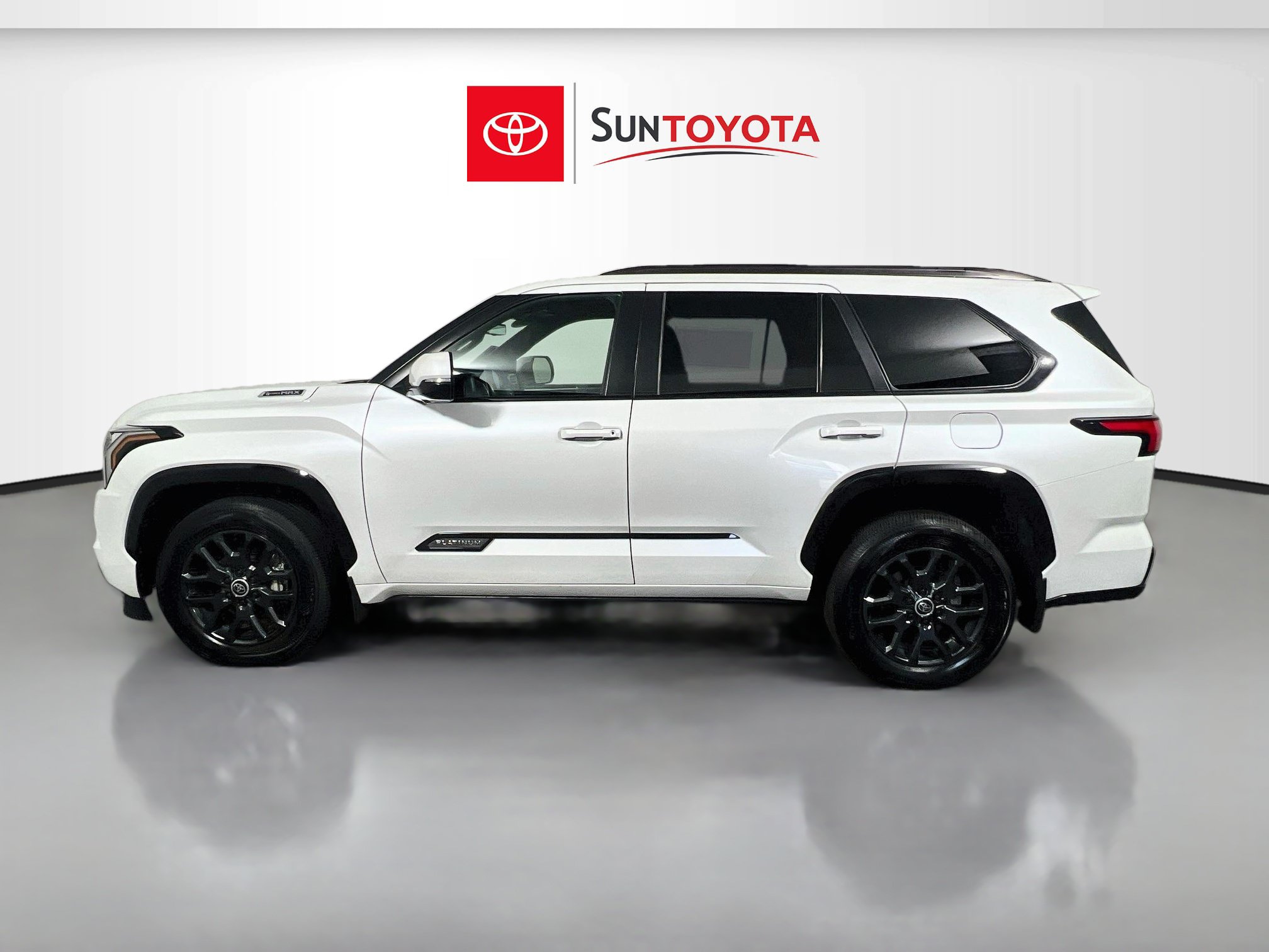 Used 2024 Toyota Sequoia Platinum AWD/4WD image 7