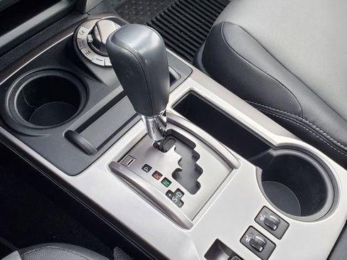 Used 2018 Toyota 4Runner SR5 Premium image 32