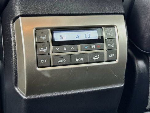 Used 2016 Lexus GX 460 Luxury w/ Preferred Accessory Package AWD/4WD image 22