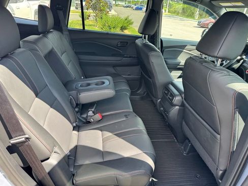 Used 2025 Honda Passport TrailSport image 29