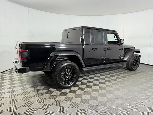 Used 2022 Jeep Gladiator Overland AWD/4WD image 8