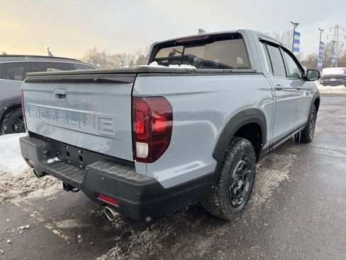 Used 2025 Honda Ridgeline RTL+ image 2