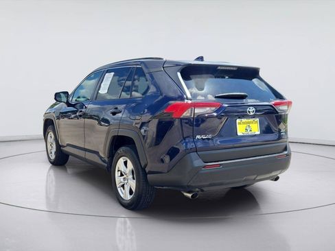 Used 2021 Toyota RAV4 XLE AWD/4WD image 3
