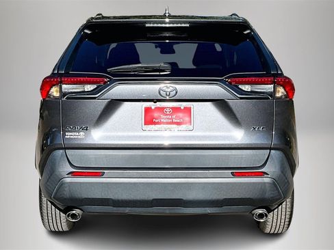 Used 2021 Toyota RAV4 XLE image 6