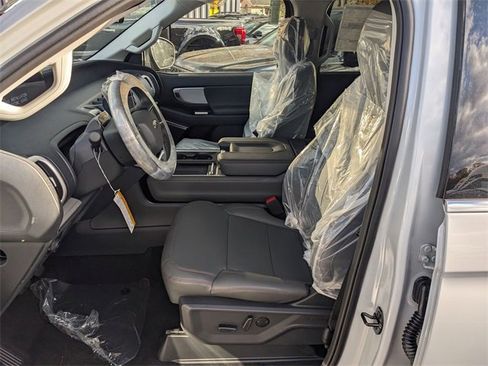 New 2025 Ford Expedition Active image 9