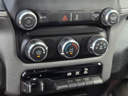 Used 2024 RAM 3500 Tradesman AWD/4WD image 18