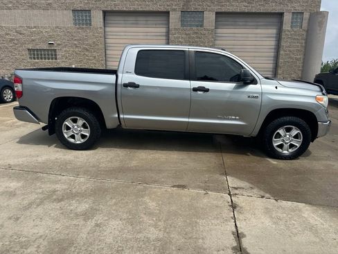 Used 2017 Toyota Tundra SR5 AWD/4WD image 33