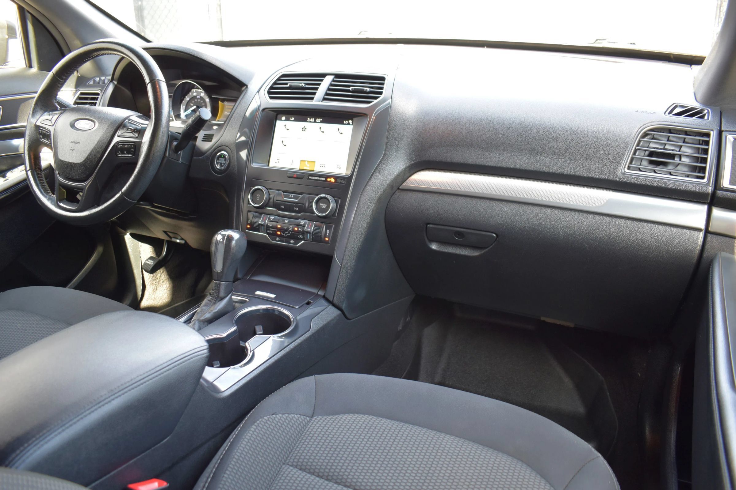 Used 2019 Ford Explorer XLT w/ Equipment Group 201A AWD/4WD image 12