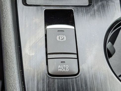 Used 2023 Nissan Rogue SV image 17