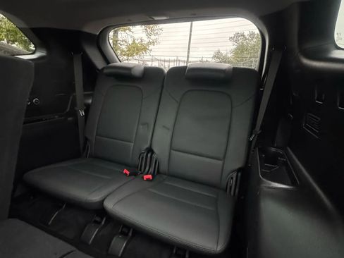 Used 2018 Hyundai Santa Fe AWD w/ SE Ultimate Tech Package 03 image 18