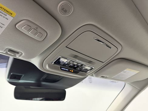 Used 2025 Lincoln Aviator Reserve w/ Equipment Group 201A image 6