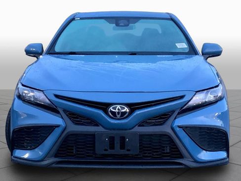 Used 2024 Toyota Camry SE FWD image 4