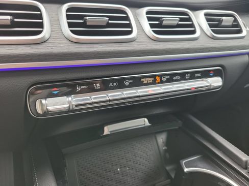 Used 2025 Mercedes-Benz GLS 450 4MATIC image 25
