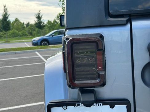 Used 2016 Jeep Wrangler Unlimited Sahara AWD/4WD image 38
