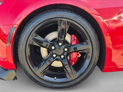 Used 2018 Chevrolet Camaro SS RWD image 23