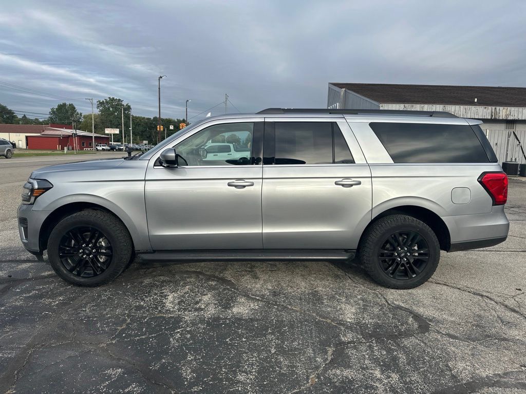 Used 2024 Ford Expedition Max XLT AWD/4WD image 6