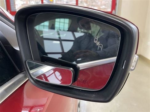 Used 2017 Volkswagen Jetta SE image 23