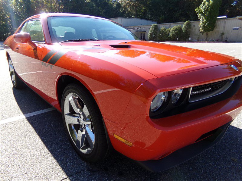 Used 2009 Dodge Challenger R/T RWD image 4