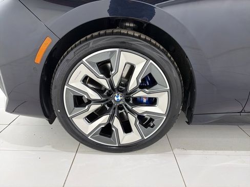 Certified 2023 BMW 760i xDrive w/ Executive Package image 48