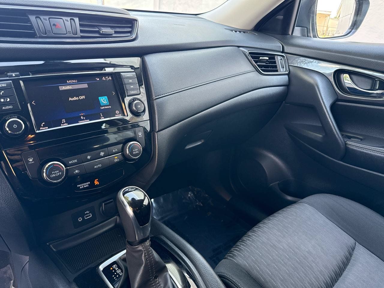 Used 2020 Nissan Rogue SV AWD/4WD image 40