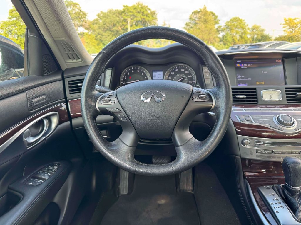 Used 2016 INFINITI Q70 L 3.7 AWD/4WD image 23