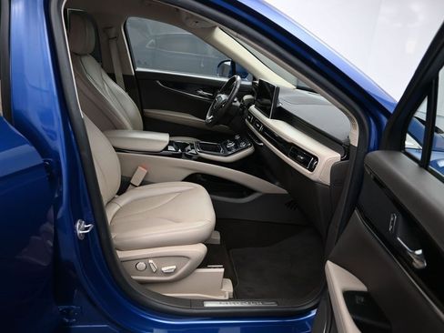 Used 2021 Lincoln Nautilus Standard w/ Equipment Group 101A image 24