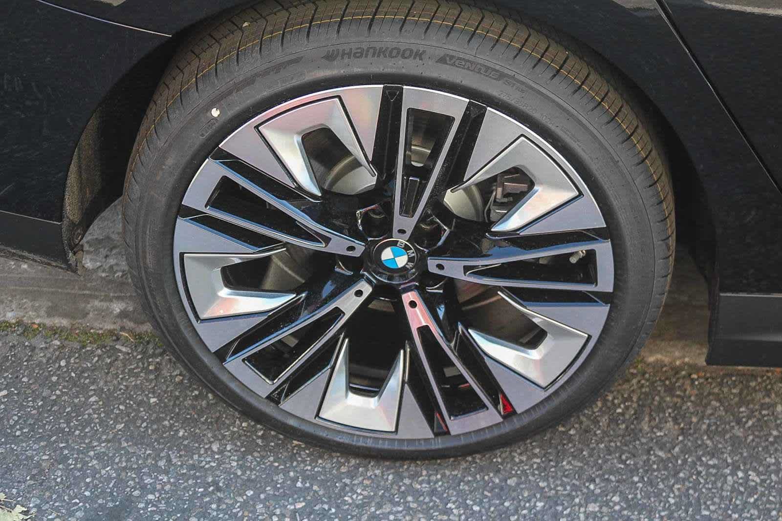 Used 2026 BMW 530i w/ Premium Package RWD image 8