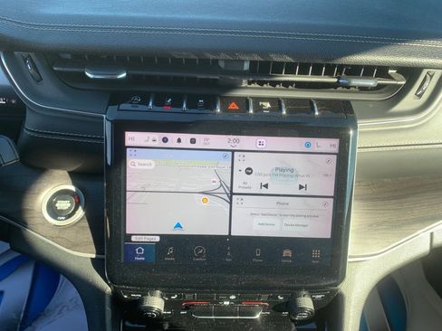 Used 2023 Jeep Grand Cherokee Limited image 22