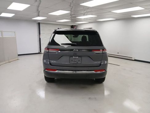 Used 2024 Jeep Grand Cherokee Limited image 6