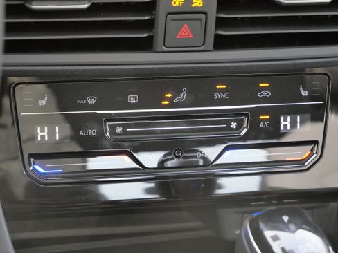 New 2026 Volkswagen Jetta SE image 11