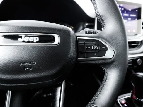 Used 2023 Jeep Compass Latitude w/ Sun and Sound Group AWD/4WD image 34
