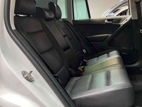 Used 2015 Volkswagen Tiguan SEL FWD image 39
