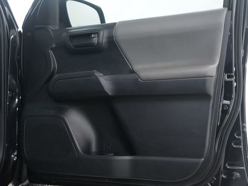 Used 2021 Toyota Tacoma SR image 9