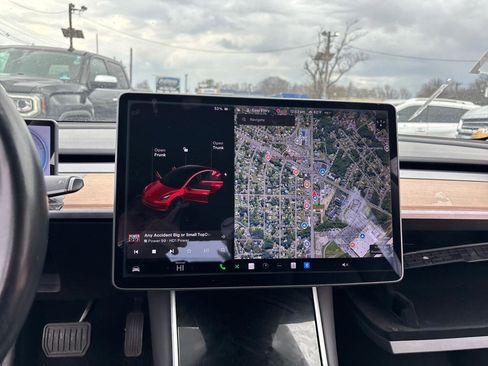 Used 2018 Tesla Model 3 Mid Range image 18