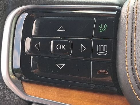 Used 2024 Jeep Grand Wagoneer L Series III AWD/4WD image 21