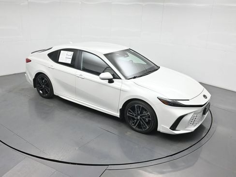 Used 2026 Toyota Camry XSE FWD image 38