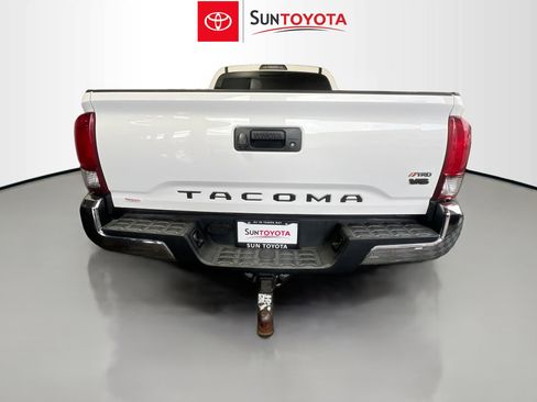 Used 2017 Toyota Tacoma TRD Off-Road w/ Tow Package RWD image 5