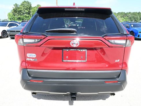 Used 2022 Toyota RAV4 LE FWD image 27