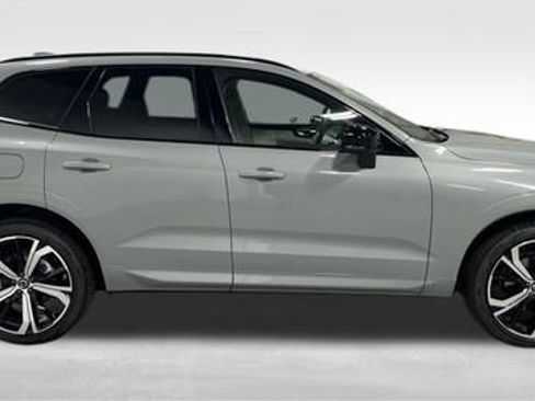 Used 2025 Volvo XC60 B5 Ultra w/ Protection Package Premier image 11