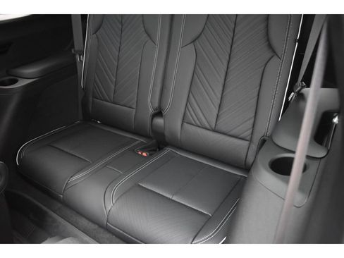 Certified 2026 Cadillac Vistiq Platinum image 17