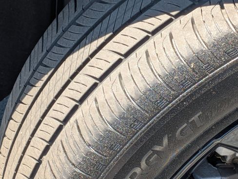 Used 2025 Honda HR-V Sport image 11