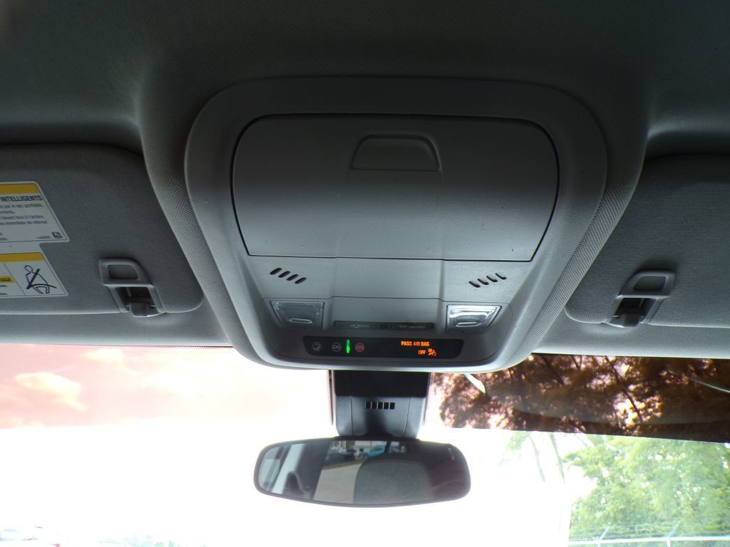 Used 2023 Chevrolet Equinox LT FWD image 28