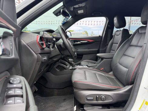 Used 2024 Chevrolet TrailBlazer RS w/ Convenience Package AWD/4WD image 9