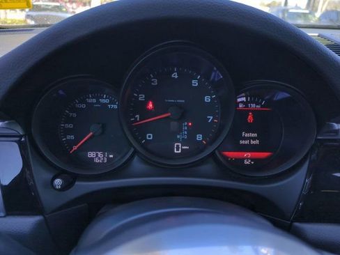 Used 2018 Porsche Macan image 25