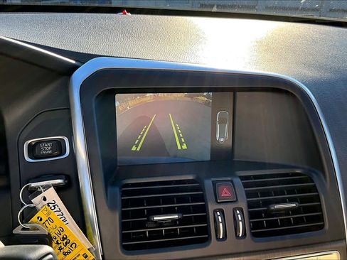 Used 2016 Volvo XC60 T5 Premier image 24