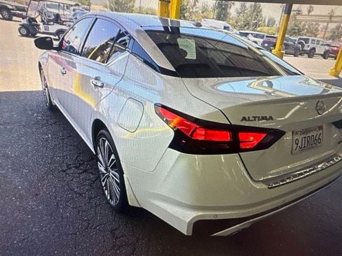 Used 2023 Nissan Altima 2.5 SL AWD/4WD image 10