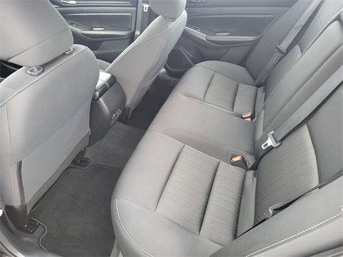 Used 2024 Nissan Altima 2.5 SV image 15