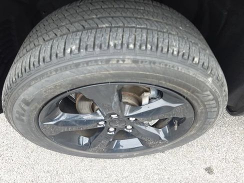 Used 2024 Jeep Grand Cherokee Altitude AWD/4WD image 8