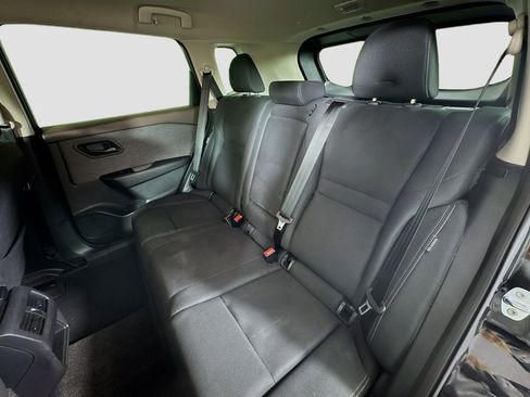 Used 2023 Nissan Rogue S image 23