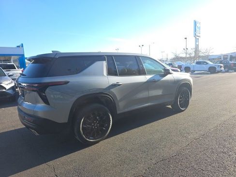 Used 2024 Chevrolet Traverse LS w/ Midnight/Sport Edition image 4